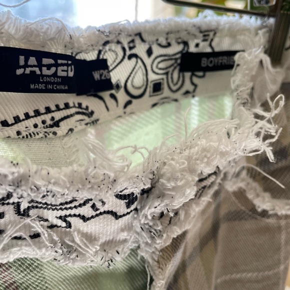 super cute patchwork bandana boyfriend jeans - Picture 3 of 8